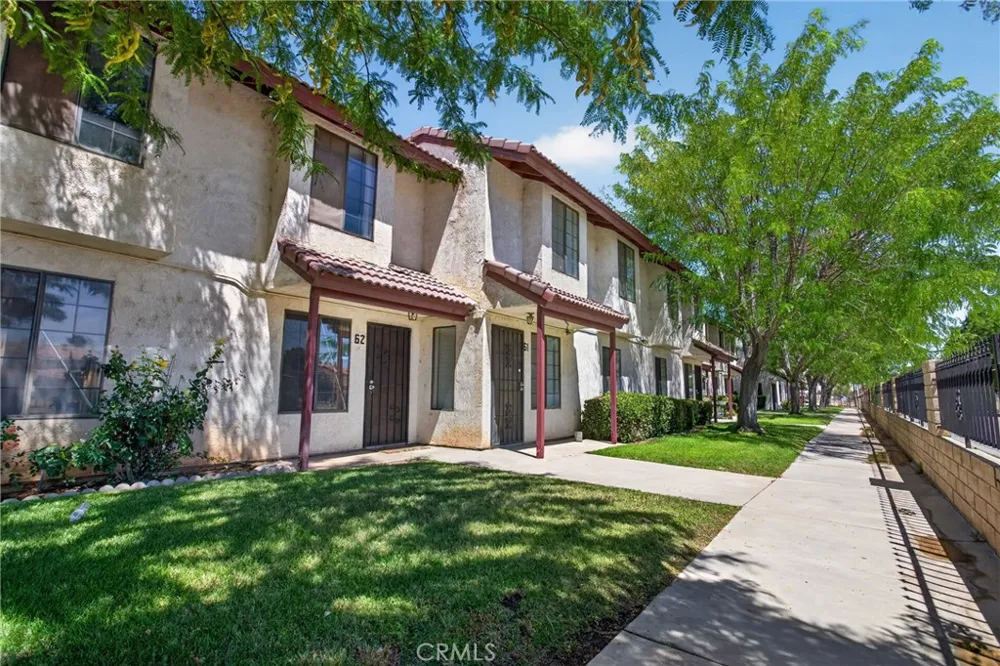 2260 E Avenue Q4 #62 Palmdale, CA 93550