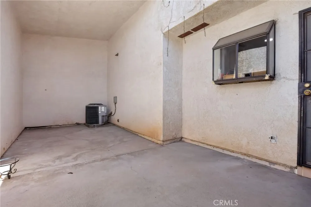 2260 E Avenue Q4 #62 Palmdale, CA 93550