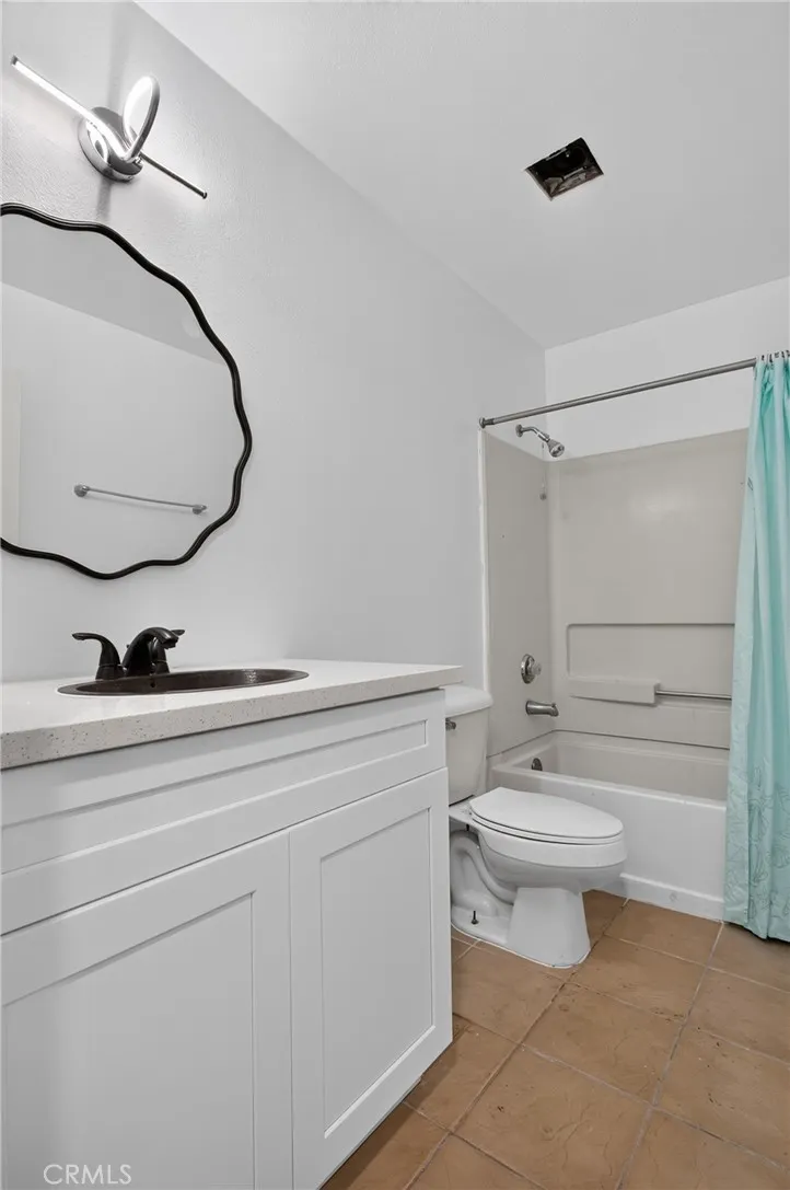 2260 E Avenue Q4 #62 Palmdale, CA 93550
