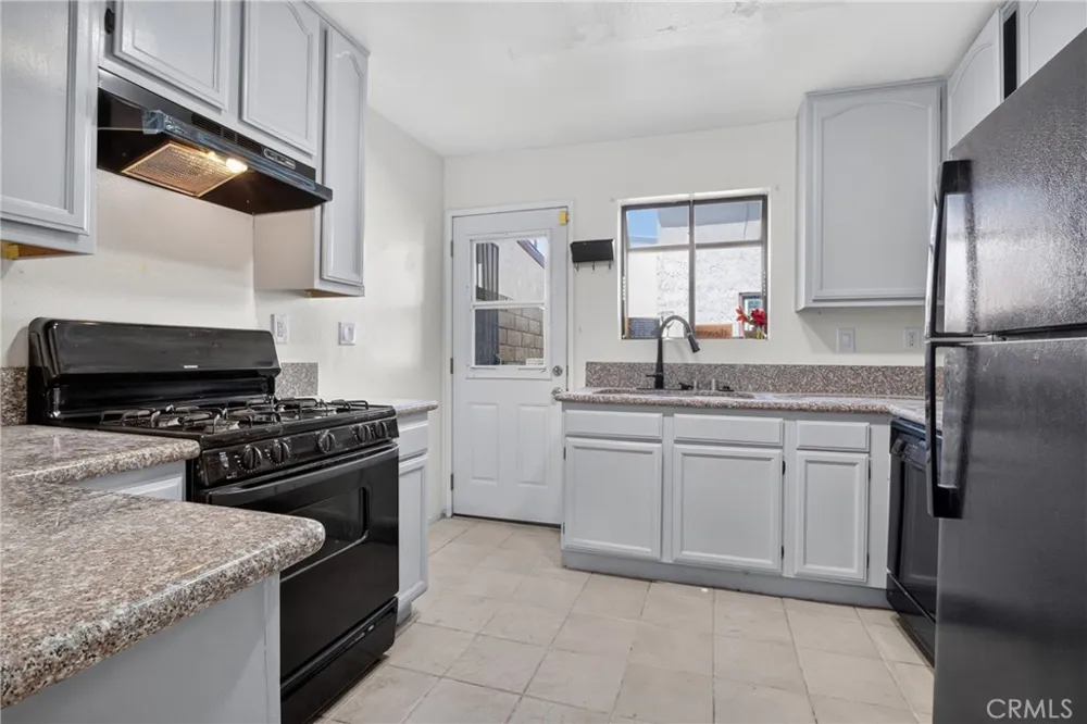 2260 E Avenue Q4 #62 Palmdale, CA 93550
