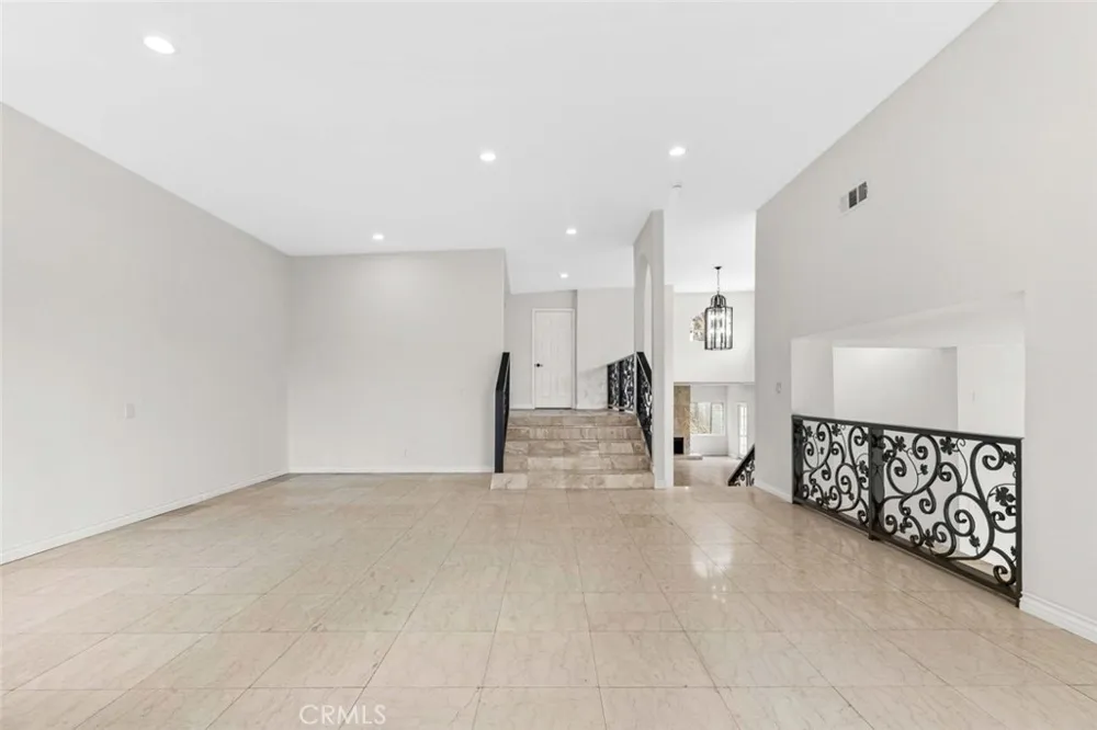 631 Caleb Street Glendale, CA 91202