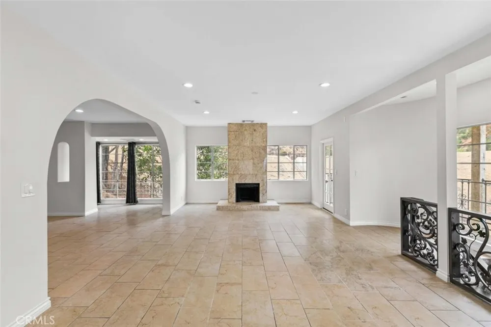 631 Caleb Street Glendale, CA 91202