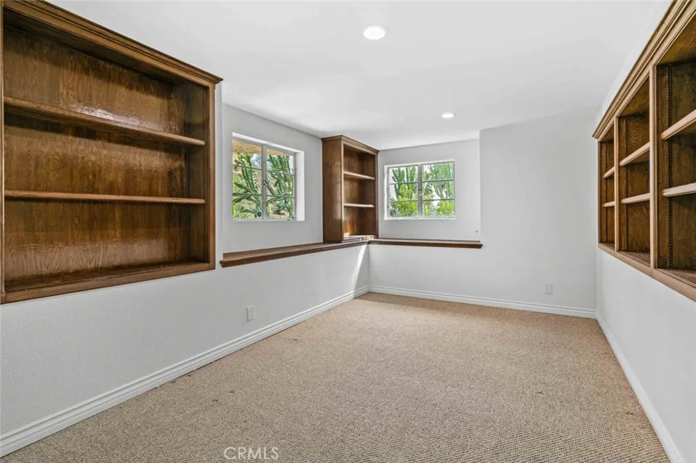 631 Caleb Street Glendale, CA 91202