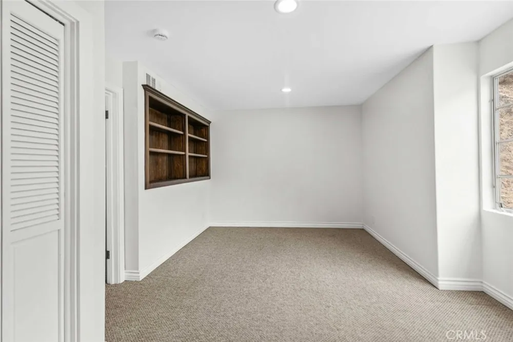 631 Caleb Street Glendale, CA 91202