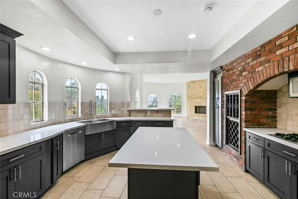 631 Caleb Street Glendale, CA 91202