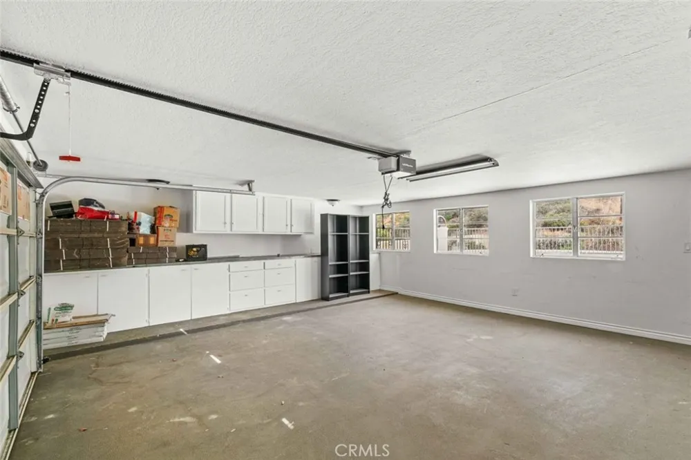631 Caleb Street Glendale, CA 91202