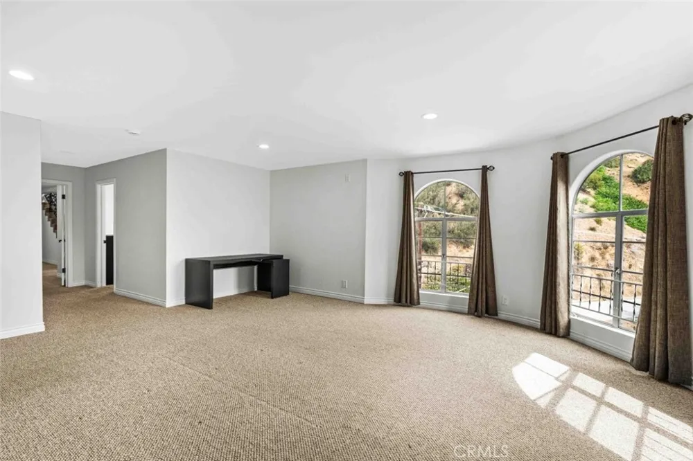 631 Caleb Street Glendale, CA 91202