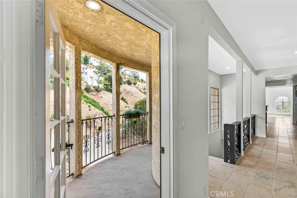 631 Caleb Street Glendale, CA 91202