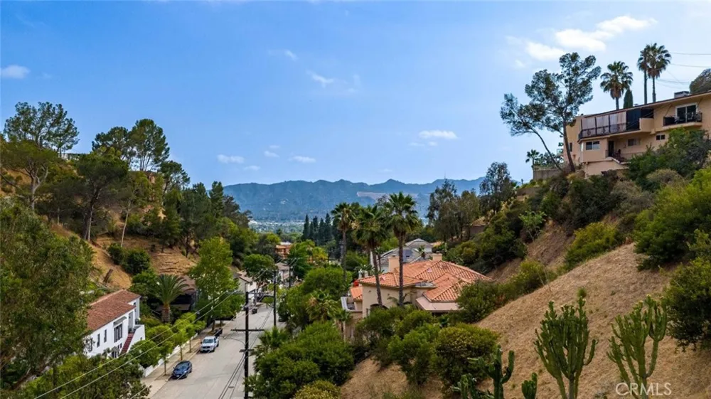 631 Caleb Street Glendale, CA 91202
