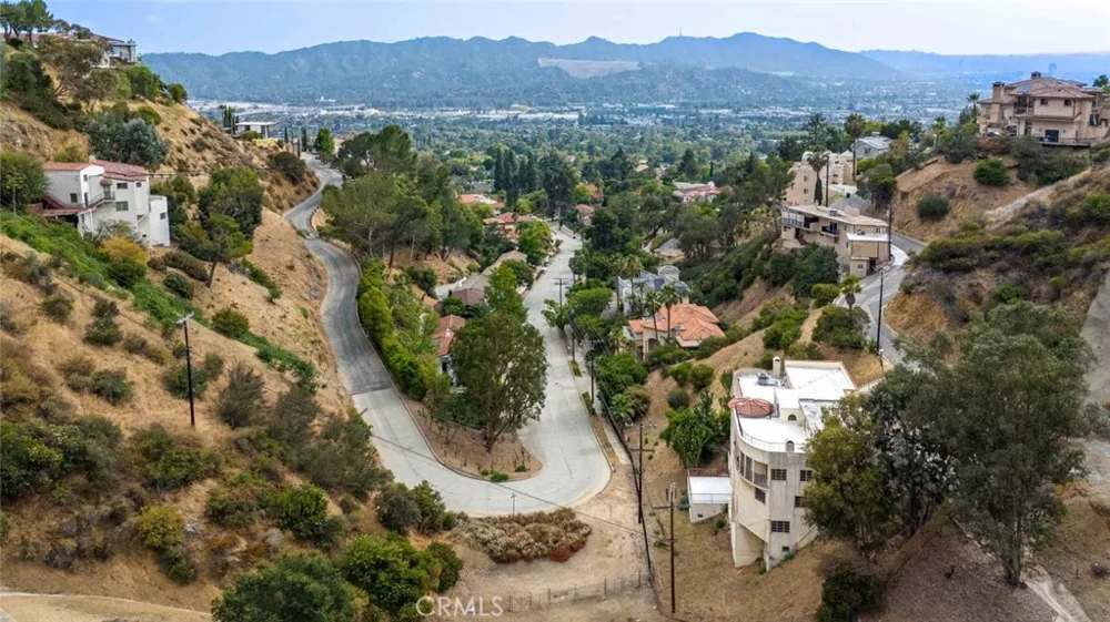 631 Caleb Street Glendale, CA 91202