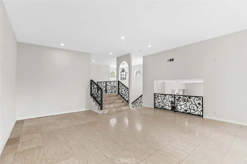 631 Caleb Street Glendale, CA 91202