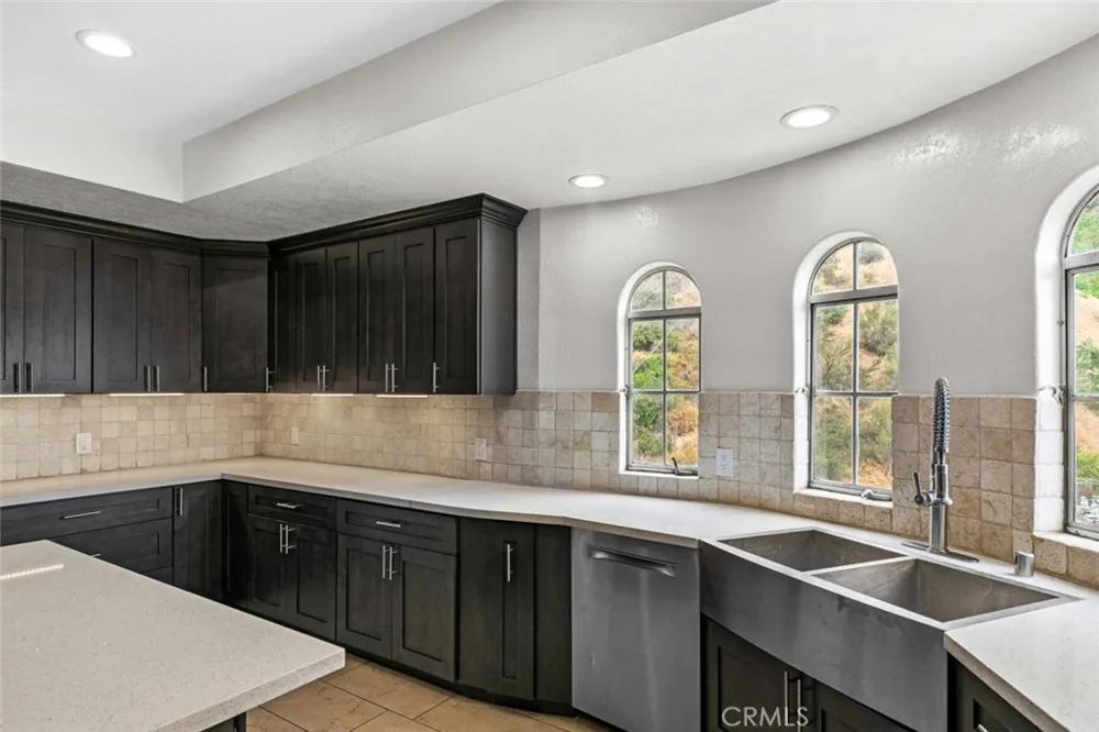 631 Caleb Street Glendale, CA 91202