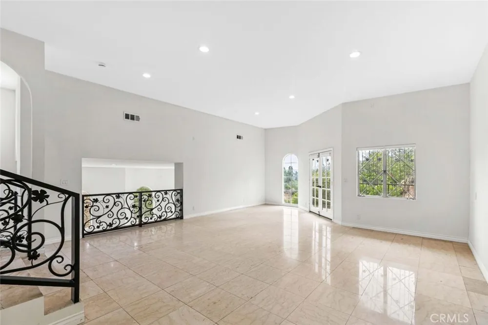 631 Caleb Street Glendale, CA 91202