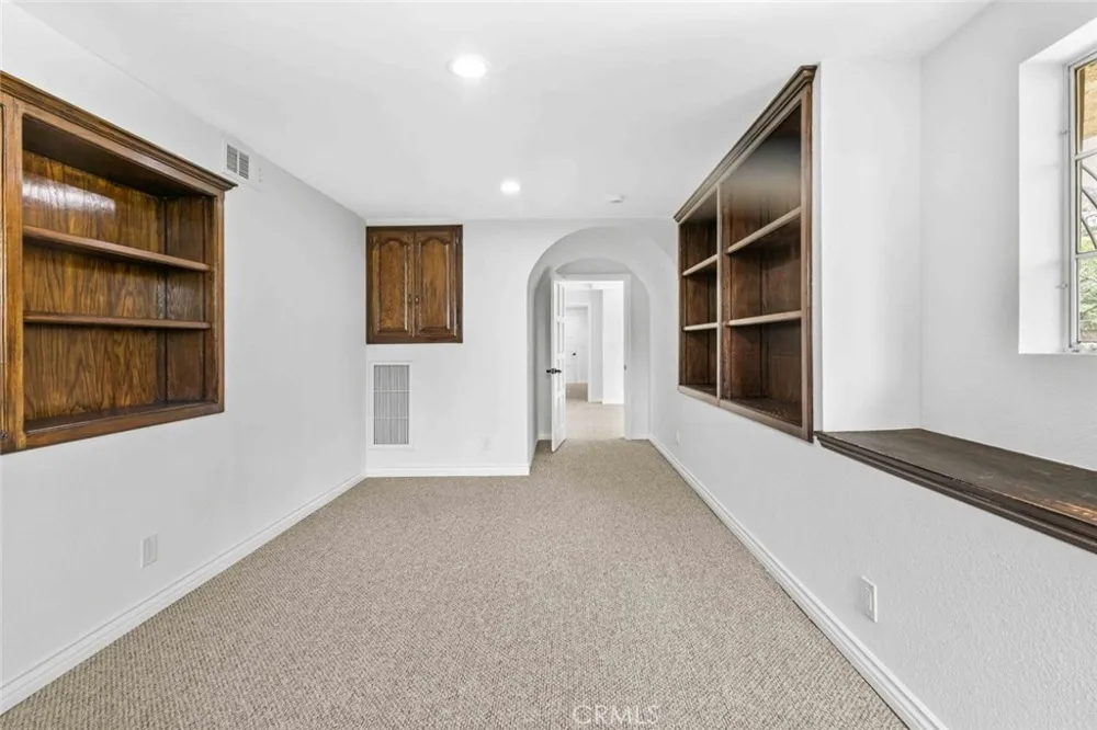 631 Caleb Street Glendale, CA 91202