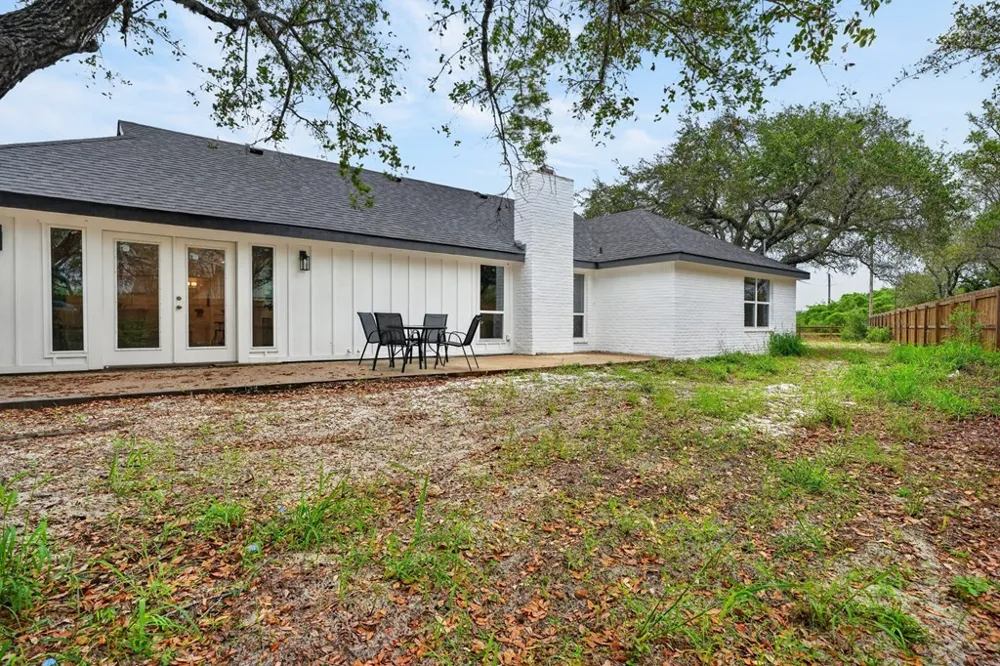 150 Wishert Rd Rockport, TX 78382