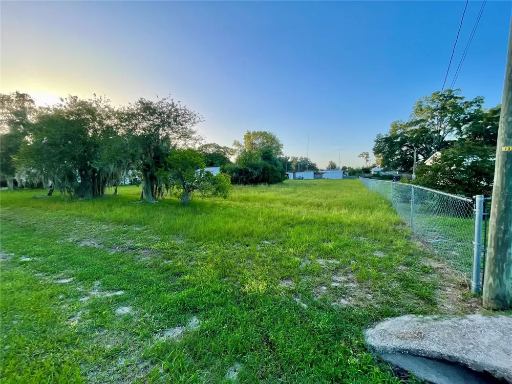 CENTRAL AVENUE Coleman, FL 33521