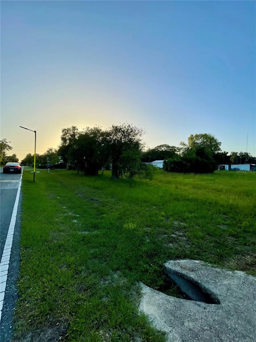 CENTRAL AVENUE Coleman, FL 33521
