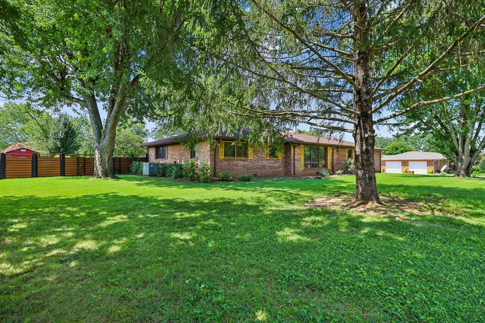 203 Kelly Dr Decherd, TN 37324