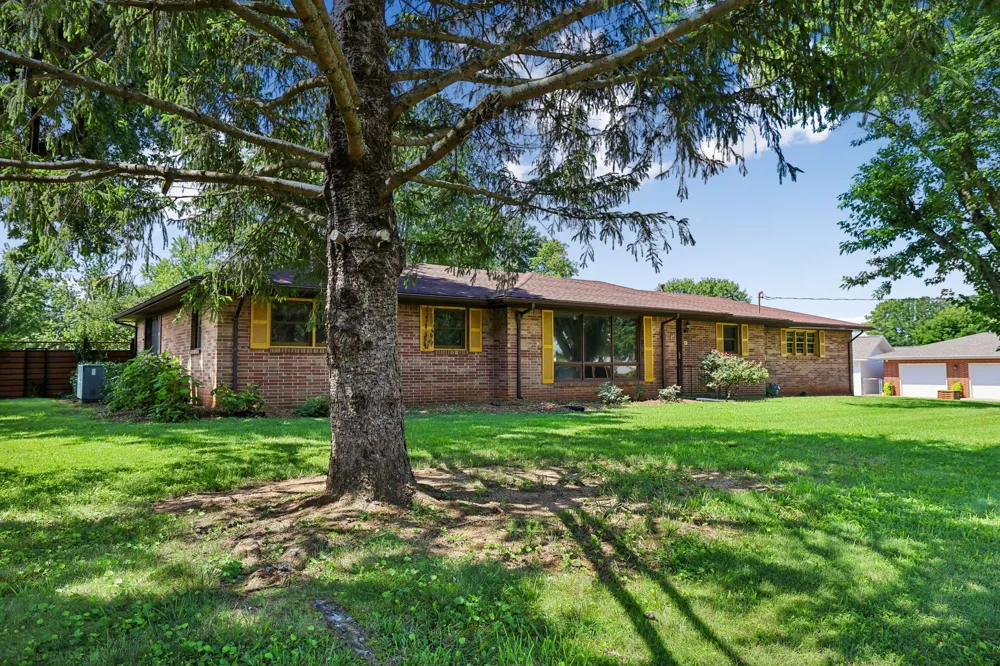 203 Kelly Dr Decherd, TN 37324