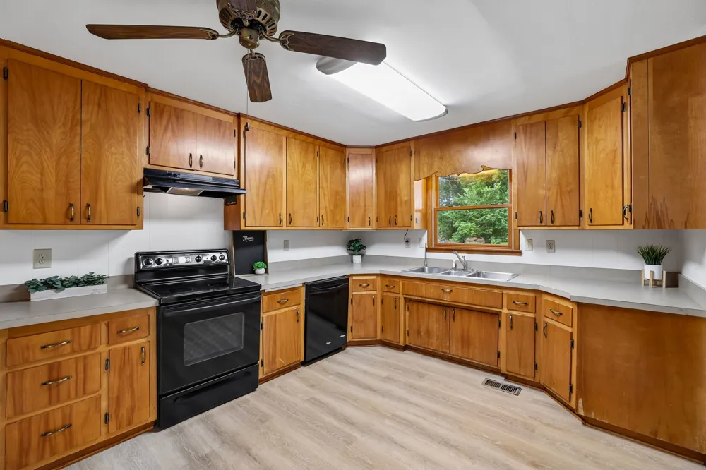 203 Kelly Dr Decherd, TN 37324