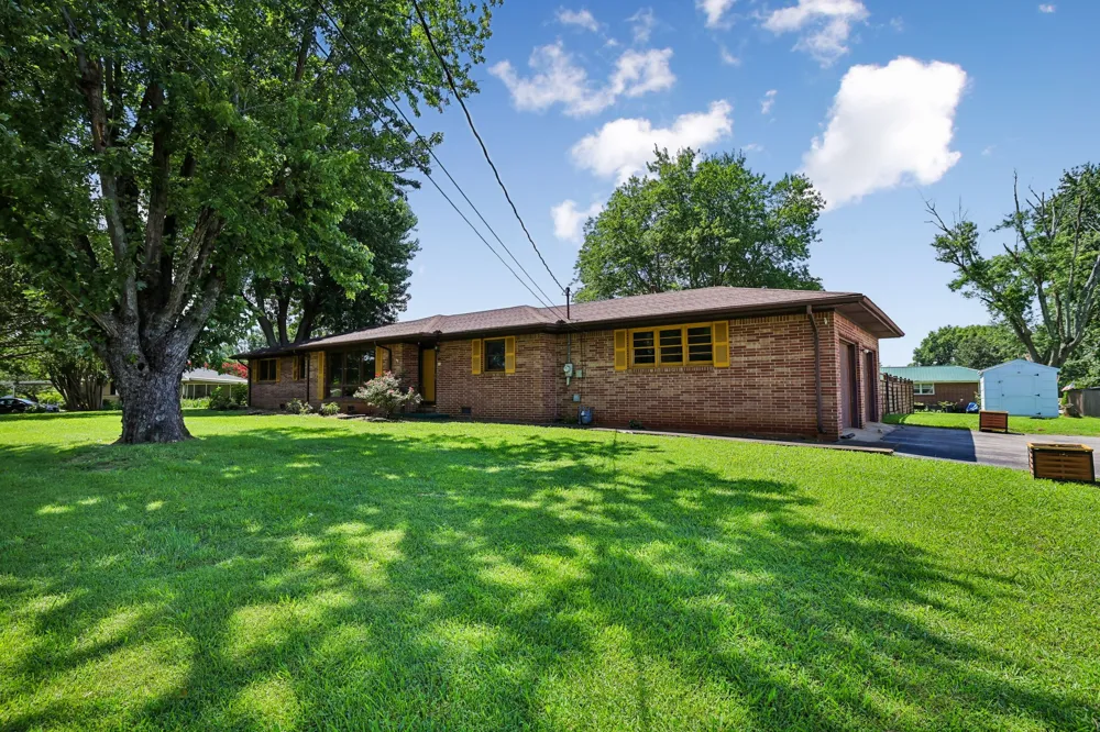203 Kelly Dr Decherd, TN 37324
