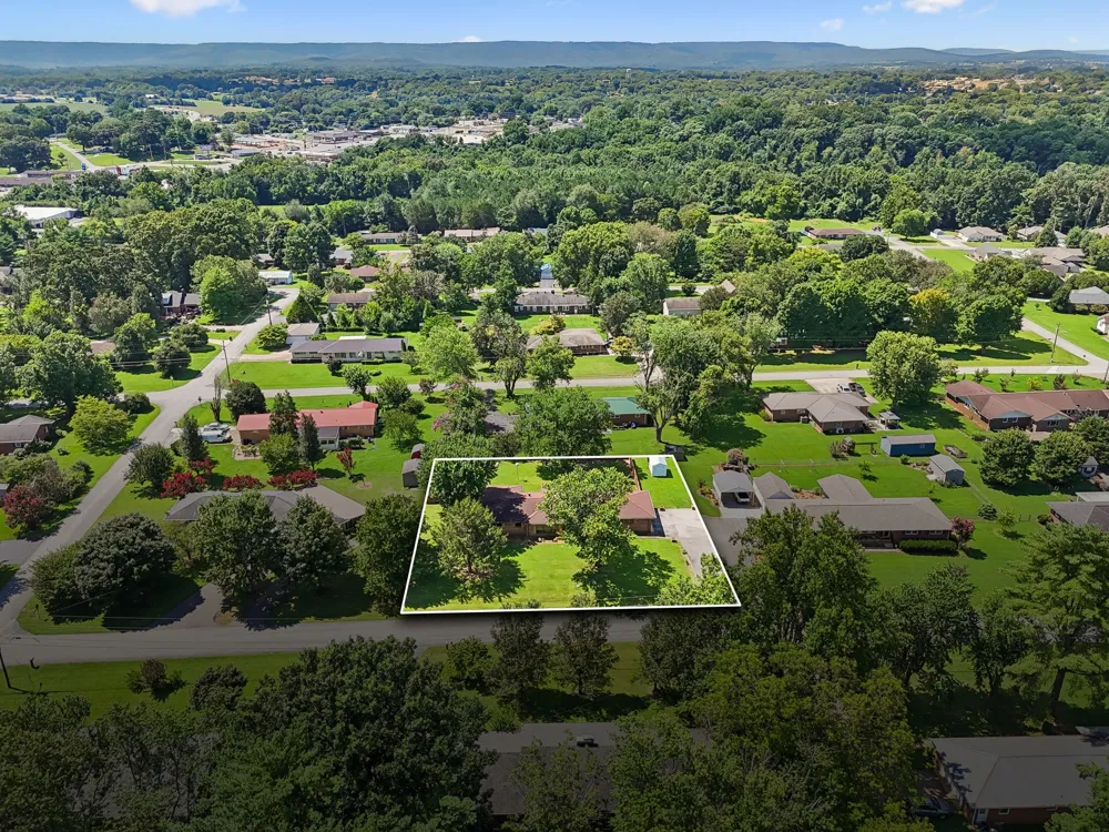 203 Kelly Dr Decherd, TN 37324