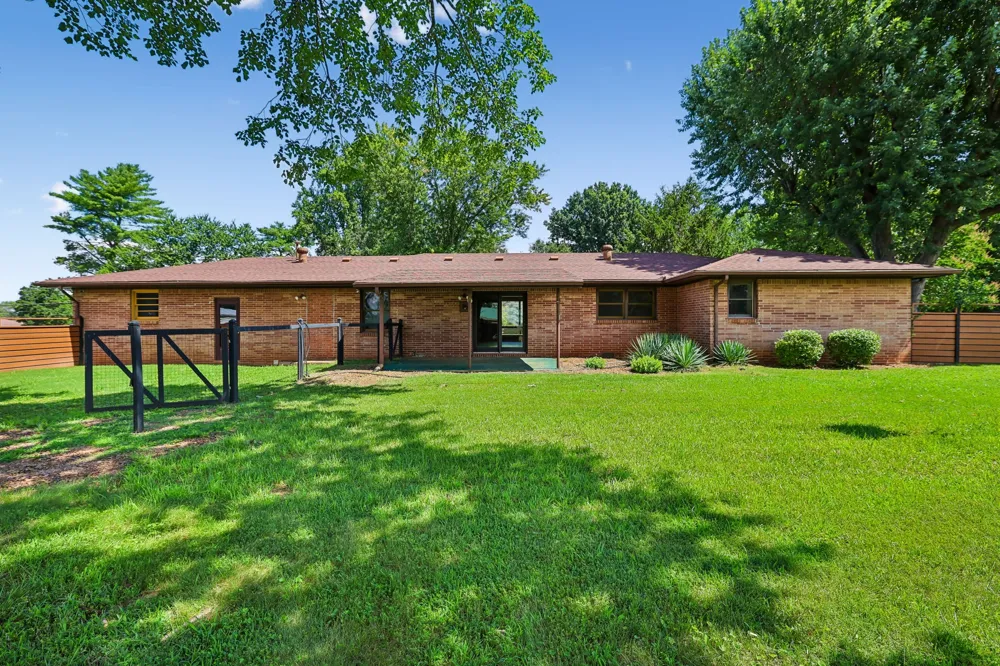 203 Kelly Dr Decherd, TN 37324