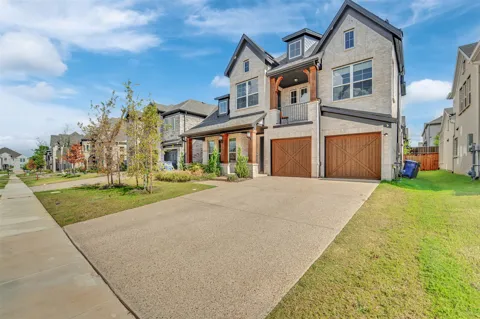 3520 Helios Lane