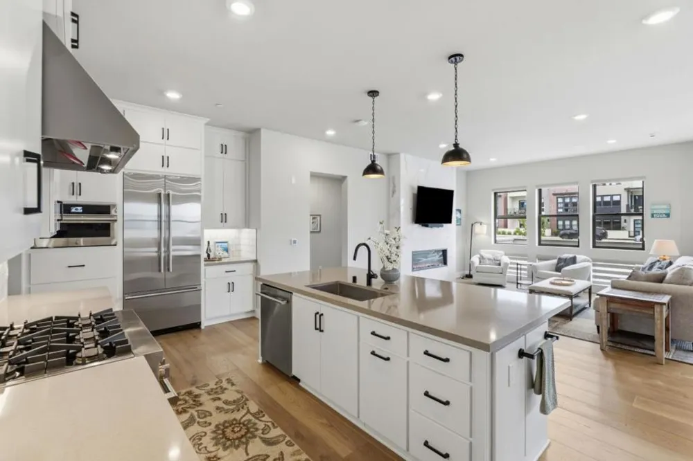 2720 Sand Dune Avenue Marina, CA 93933