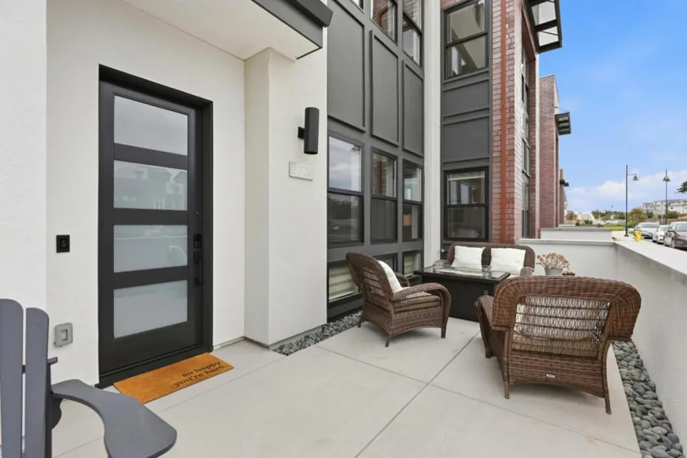2720 Sand Dune Avenue Marina, CA 93933