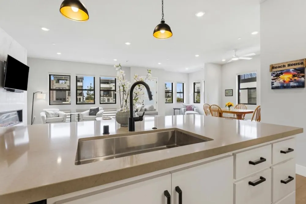 2720 Sand Dune Avenue Marina, CA 93933