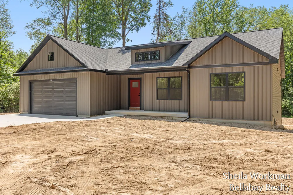 6381 Wood School Road Freeport, MI 49325