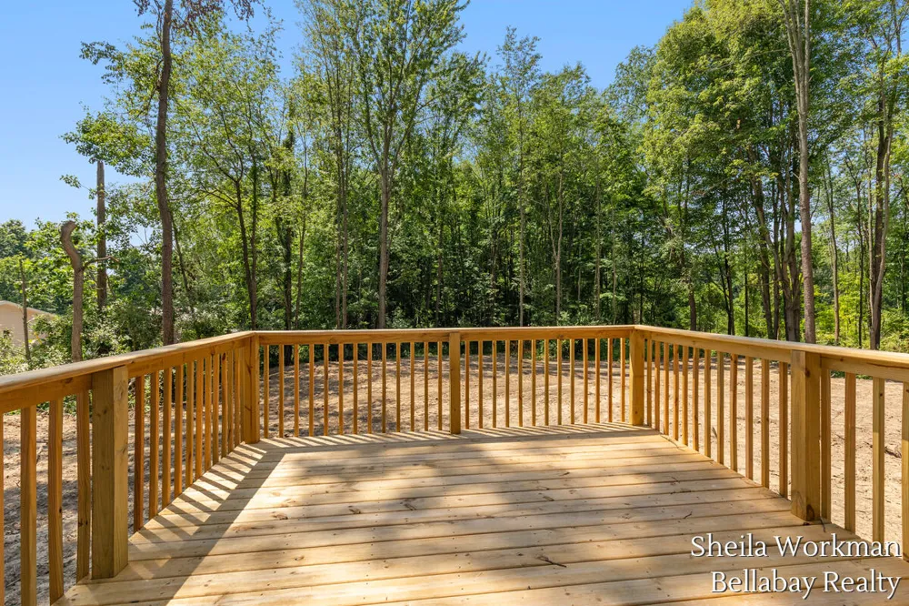 6381 Wood School Road Freeport, MI 49325