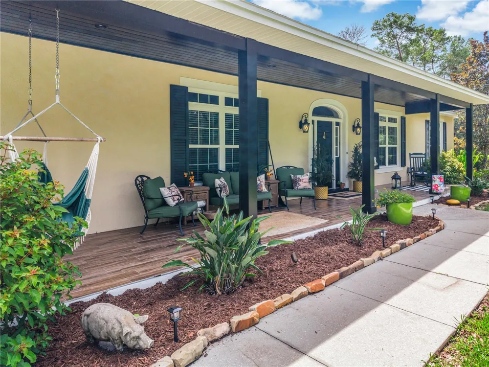 450 VALLEY STREAM DRIVE Geneva, FL 32732