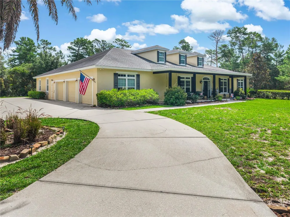 450 VALLEY STREAM DRIVE Geneva, FL 32732