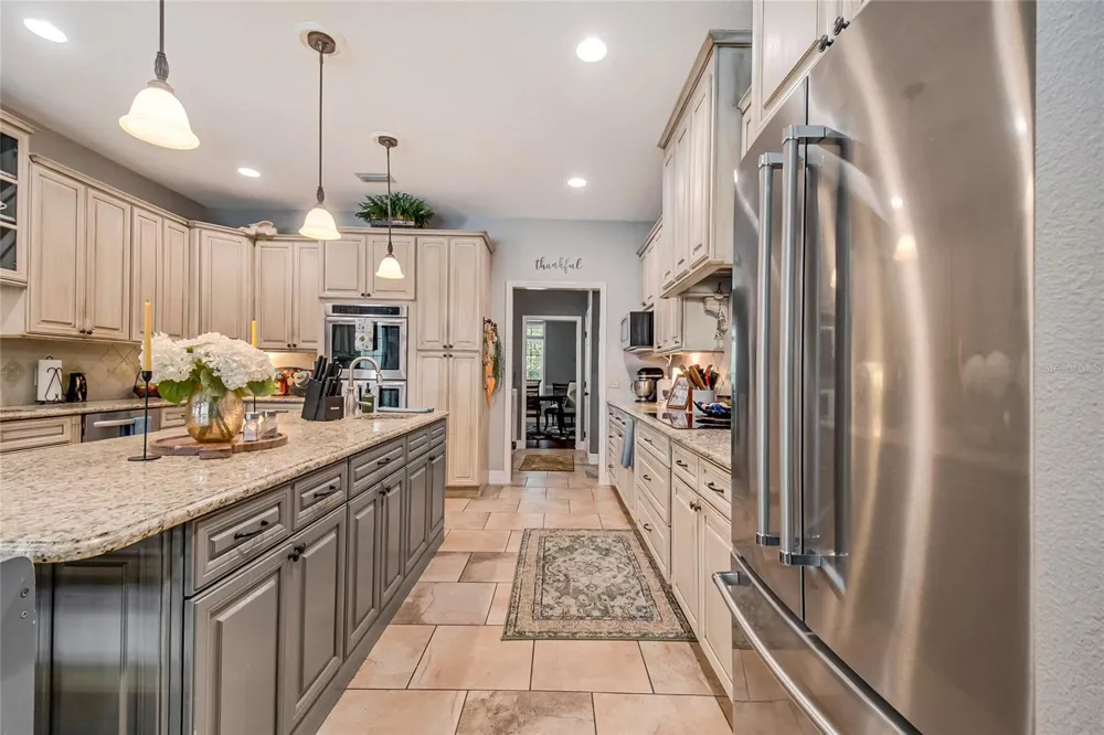 450 VALLEY STREAM DRIVE Geneva, FL 32732