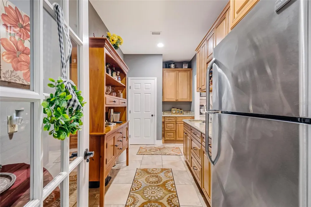 450 VALLEY STREAM DRIVE Geneva, FL 32732