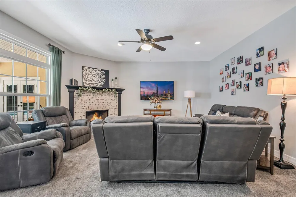 450 VALLEY STREAM DRIVE Geneva, FL 32732