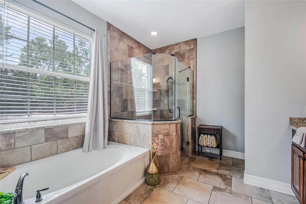 450 VALLEY STREAM DRIVE Geneva, FL 32732