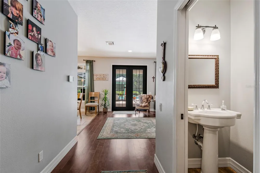450 VALLEY STREAM DRIVE Geneva, FL 32732