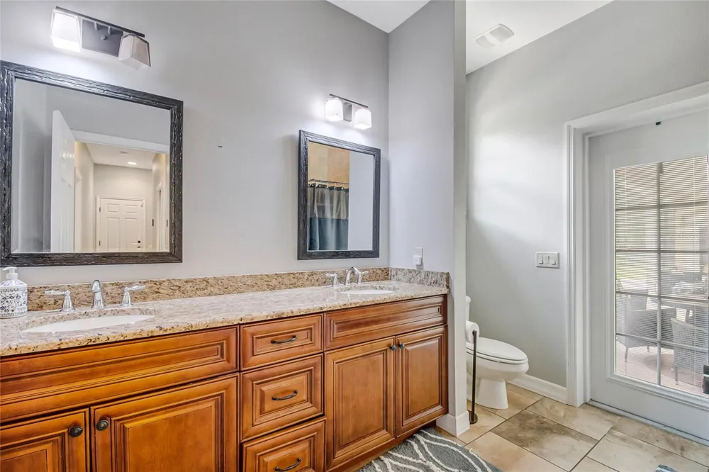 450 VALLEY STREAM DRIVE Geneva, FL 32732