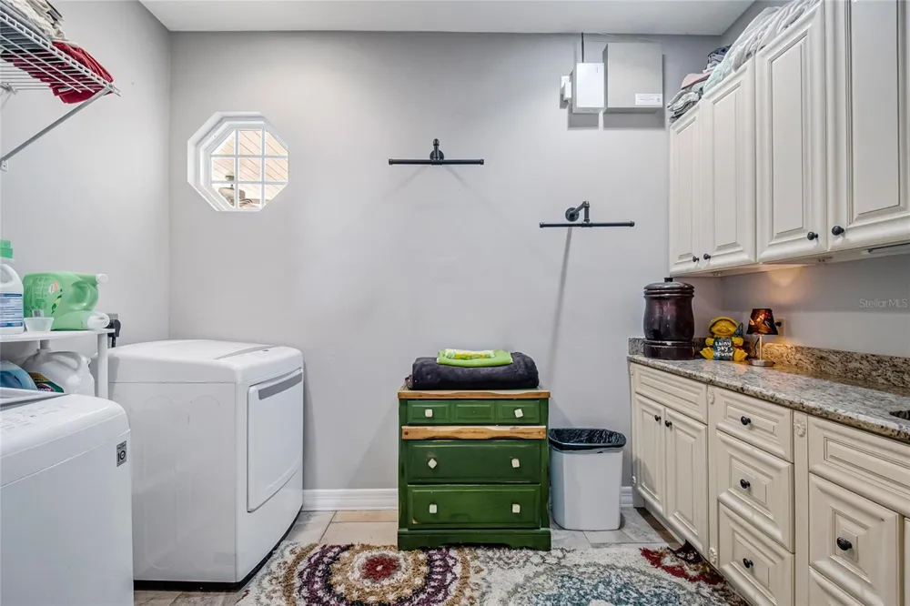 450 VALLEY STREAM DRIVE Geneva, FL 32732