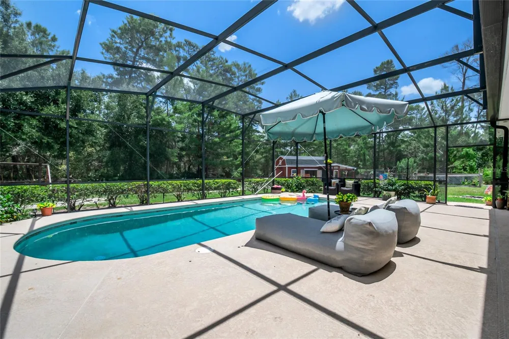 450 VALLEY STREAM DRIVE Geneva, FL 32732