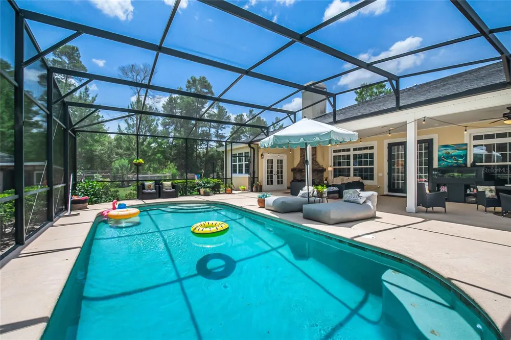 450 VALLEY STREAM DRIVE Geneva, FL 32732