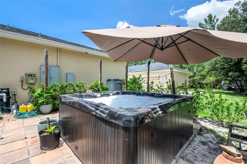 450 VALLEY STREAM DRIVE Geneva, FL 32732