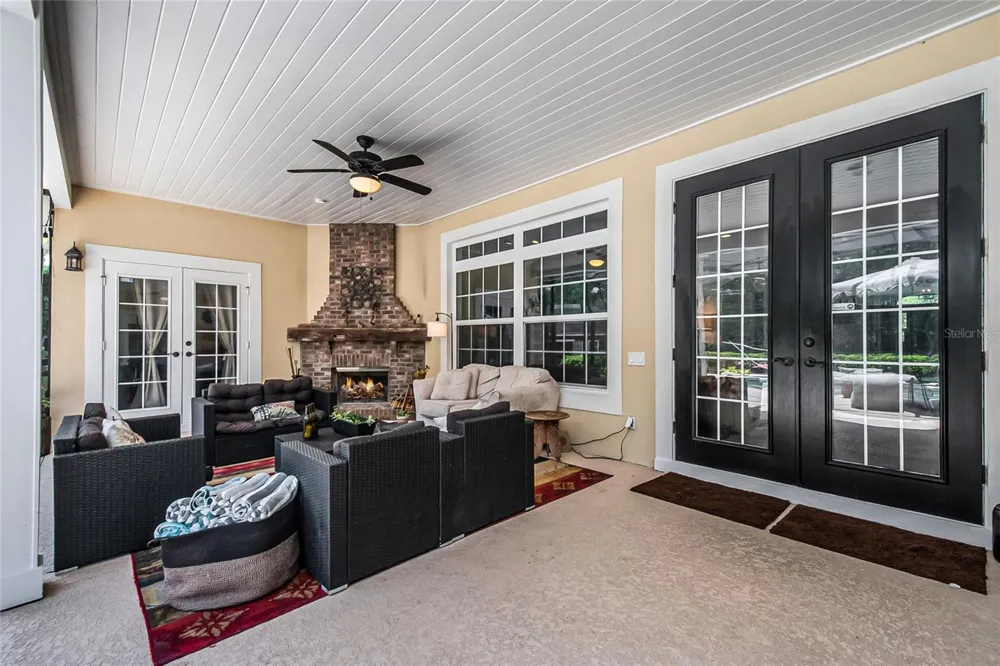 450 VALLEY STREAM DRIVE Geneva, FL 32732