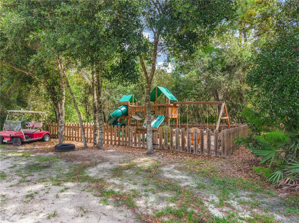 450 VALLEY STREAM DRIVE Geneva, FL 32732