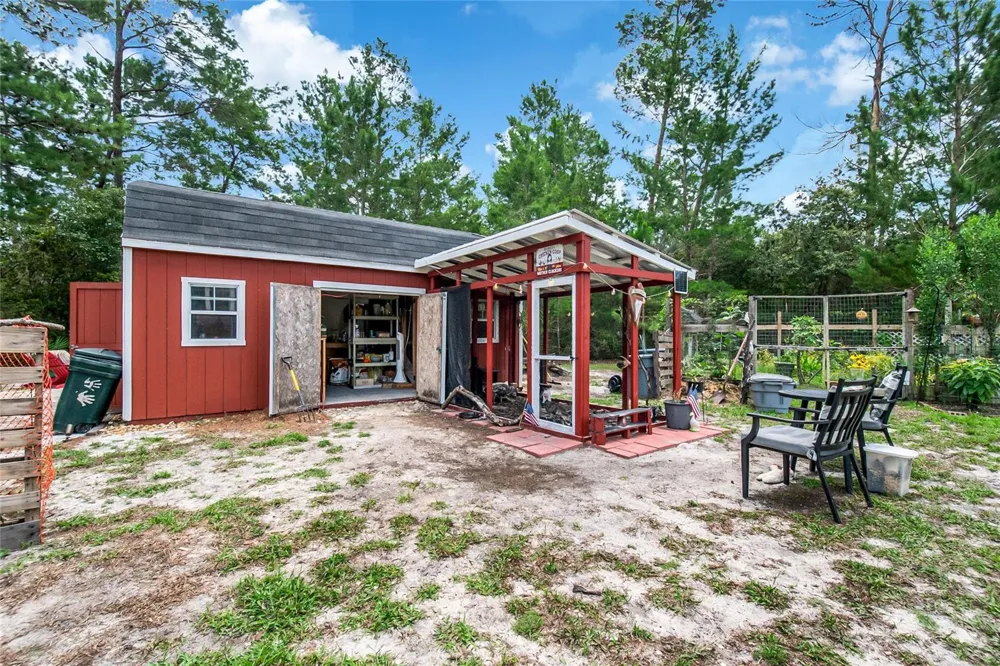 450 VALLEY STREAM DRIVE Geneva, FL 32732