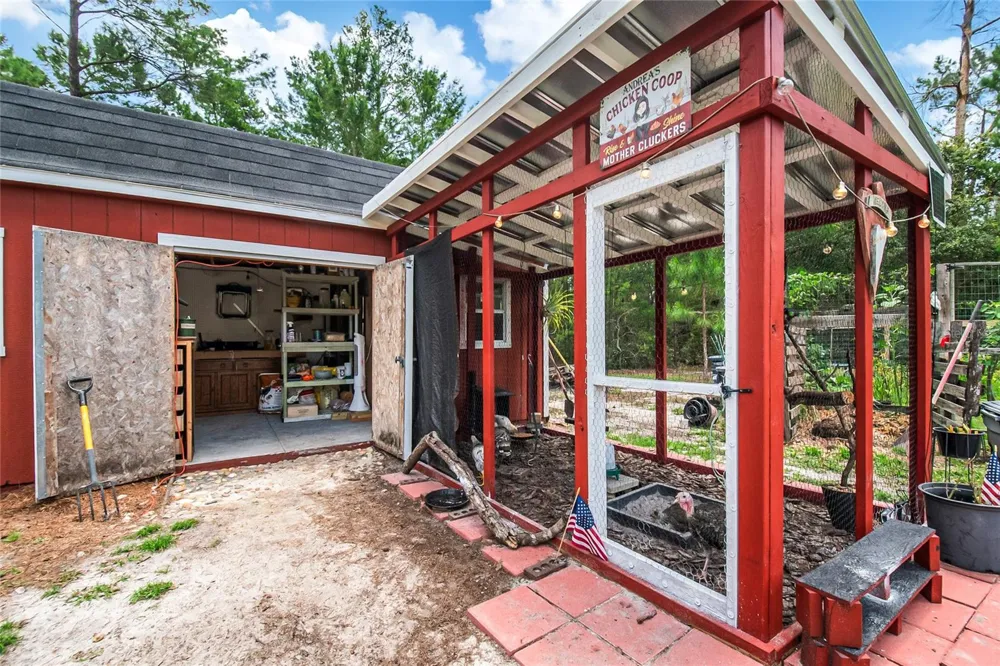 450 VALLEY STREAM DRIVE Geneva, FL 32732