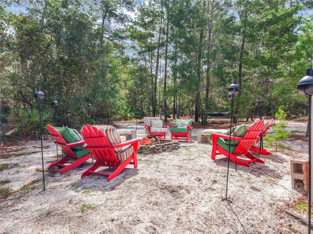 450 VALLEY STREAM DRIVE Geneva, FL 32732